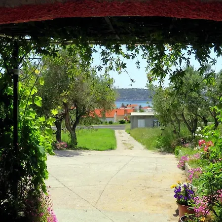 Family Friendly With A Swimming Pool Barbat, Rab - 4988 Apartment Barbat na Rabu