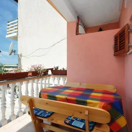 Apartment Family Friendly With A Swimming Pool Barbat, Rab - 4988 *